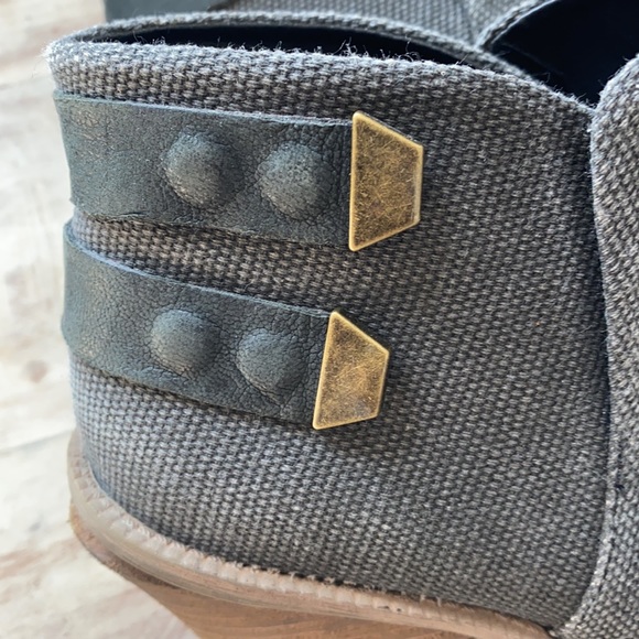 Reaction by Kenneth Cole dark Grey Canvas booties - Picture 5 of 10